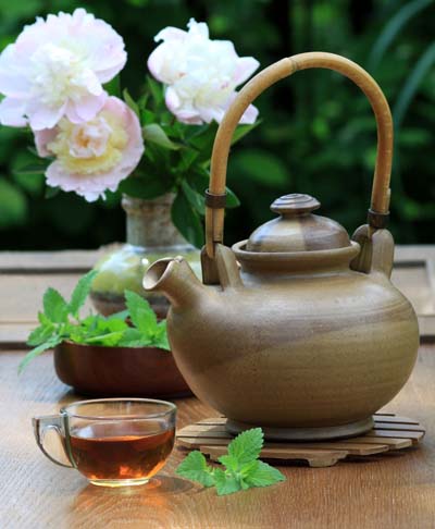 هشدارهای ویژه و اقدامات احتیاطی در مصرف بیش از حد چای سیاه و سبز