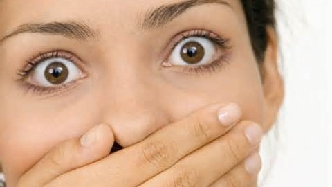 علل بوی بد دهان از نگاه طب سنتی