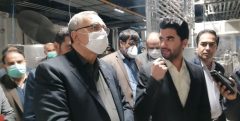 بازدید وزیر بهداشت از کارخانه تولید اسانس و عصاره گیاهی